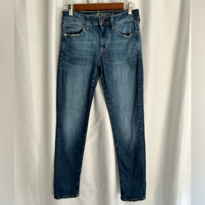 Women’s American Eagle Jeans Stretch‎ Straight Leg Size 4